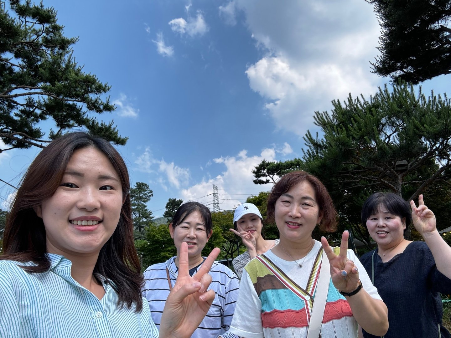 세광지역아동센터는 지역사회 아동들의 건강한 성장과 발달을 돕기 위해 헌신하고 있는 종사자들이 모여 일하는 공간입니다.